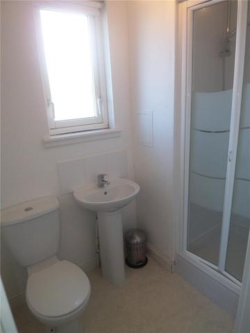  Image of 2 bedroom Flat to rent in Innes Park Road Skelmorlie PA17 at Skelmorlie North Ayrshire North Ayrshire, PA17 5BA