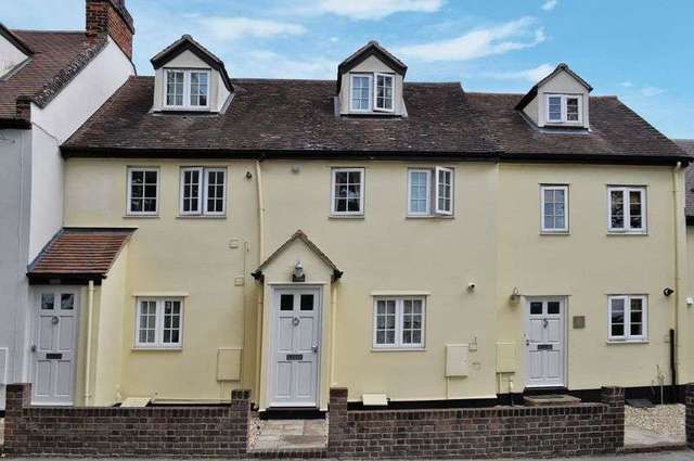  Image of 3 bedroom Cottage for sale in Abingdon Road Sutton Courtenay Abingdon OX14 at Abingdon Road Sutton Courtenay Abingdon, OX14 4NF