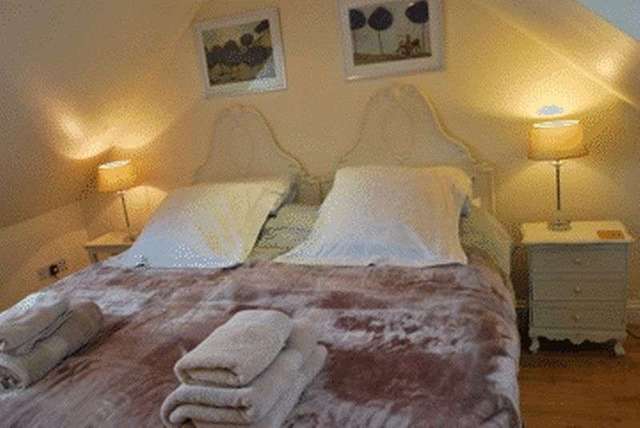  Image of 3 bedroom Cottage for sale in Abingdon Road Sutton Courtenay Abingdon OX14 at Abingdon Road Sutton Courtenay Abingdon, OX14 4NF