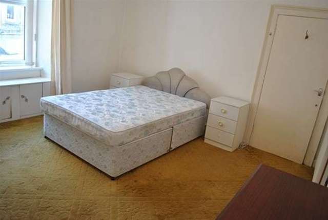  Image of 2 bedroom Flat for sale in Kirk Brae Dunoon PA23 at Dunoon, PA23 7HQ