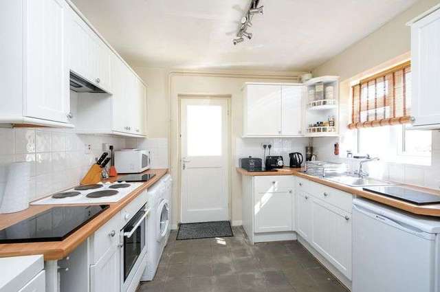  Image of 3 bedroom Detached house for sale in Larkdown Wantage OX12 at Larkdown  Wantage, OX12 8HE