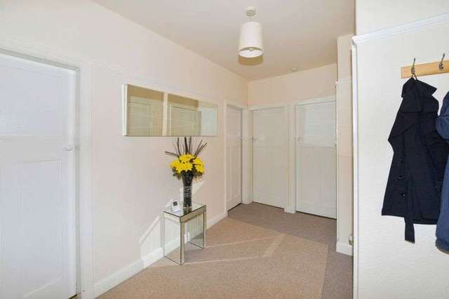  Image of 2 bedroom Flat for sale in Manor Avenue Scarborough YO12 at Manor Avenue  Scarborough, YO12 5JR