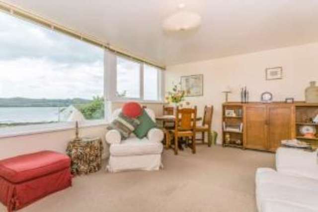  Image of 3 bedroom Maisonette for sale in Marine Drive Torpoint PL11 at Marine Drive Torpoint Torpoint, PL11 2RB