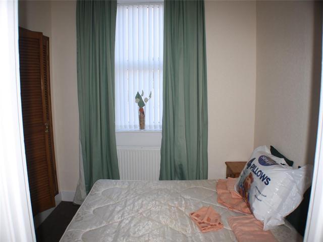  Image of 1 bedroom Flat to rent in Market Place Carluke ML8 at Carluke South Lanarkshire South Lanarkshire, ML8 4BP