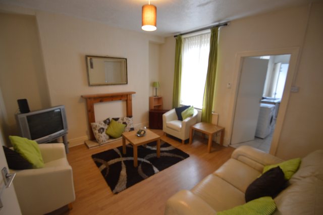  Image of 4 bedroom Detached house to rent in Meadow Street Treforest Pontypridd CF37 at Treforest Pontypridd Rhydyfelin, CF37 1SR