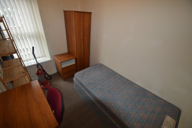  Image of 4 bedroom Detached house to rent in Meadow Street Treforest Pontypridd CF37 at Treforest Pontypridd Rhydyfelin, CF37 1SR