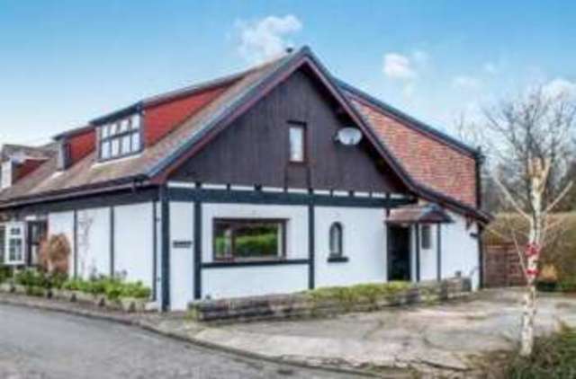  Image of 3 bedroom End of Terrace for sale in Bank Top Ashton-under-Lyne OL6 at Bank Top Ashton-under-Lyne Hurst, OL6 6TA
