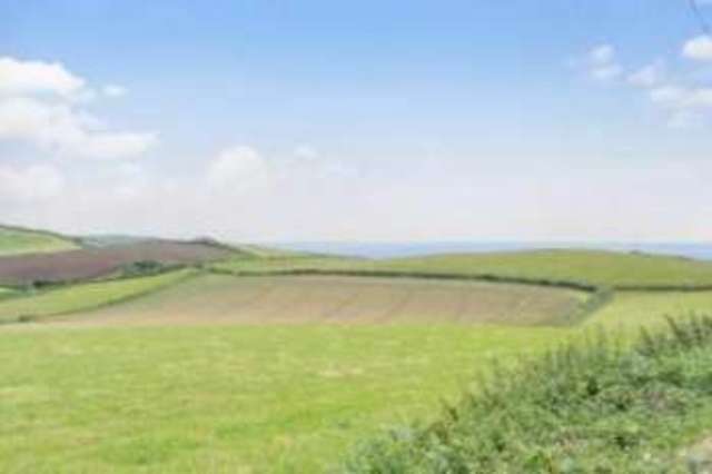  Image of 2 bedroom Bungalow for sale in Freathy Freathy Millbrook Torpoint PL10 at Millbrook Torpoint Freathy, PL10 1JR