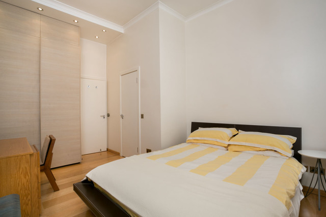  Image of 2 bedroom Flat for sale in Montagu Mansions London W1U at London, W1U 6LQ