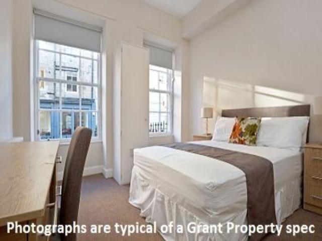  Image of 3 bedroom Flat to rent in Montague Street Edinburgh EH8 at Newington Edinburgh Edinburgh, EH8 9QX