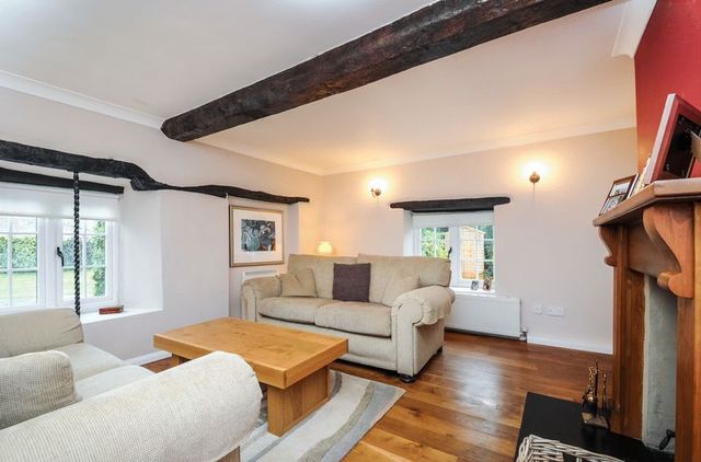  Image of 3 bedroom Detached house for sale in High Street Nash Milton Keynes MK17 at Milton Keynes MK17. A Stunning Three Bedroom Detached Cottage Buckingham, MK17 0EP