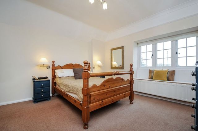  Image of 3 bedroom Detached house for sale in High Street Nash Milton Keynes MK17 at Milton Keynes MK17. A Stunning Three Bedroom Detached Cottage Buckingham, MK17 0EP