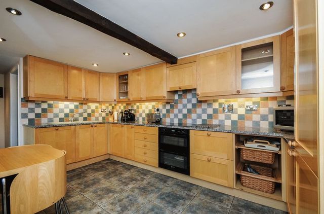  Image of 3 bedroom Detached house for sale in High Street Nash Milton Keynes MK17 at Milton Keynes MK17. A Stunning Three Bedroom Detached Cottage Buckingham, MK17 0EP