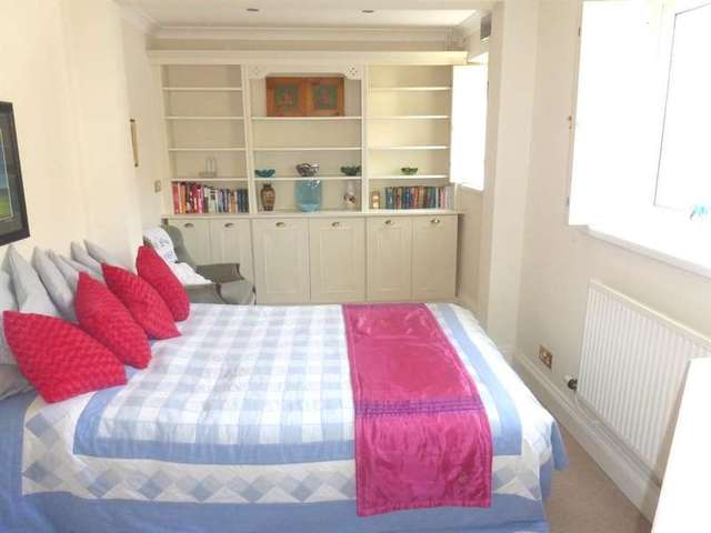  Image of 4 bedroom Detached house for sale in Newton Nottage Road Porthcawl CF36 at Porthcawl  Porthcawl, CF36 5PF
