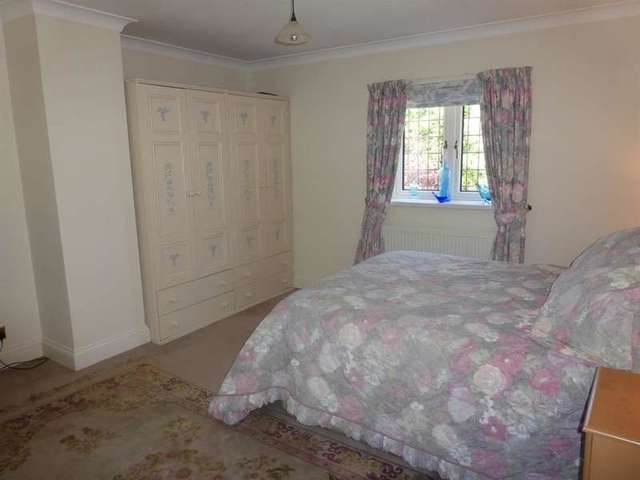  Image of 4 bedroom Detached house for sale in Newton Nottage Road Porthcawl CF36 at Porthcawl  Porthcawl, CF36 5PF