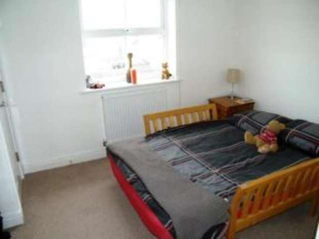  Image of 3 bedroom End of Terrace for sale in Hanham Road Hanham Bristol BS15 at 27 Hanham Road Kingswood Kingswood, BS15 8FJ