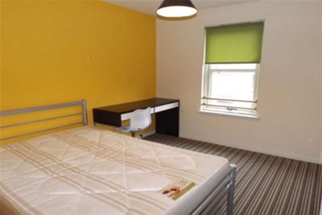  Image of 2 bedroom Flat to rent in Otago Street Glasgow G12 at Hillhead Glasgow Glasgow, G12 8PQ