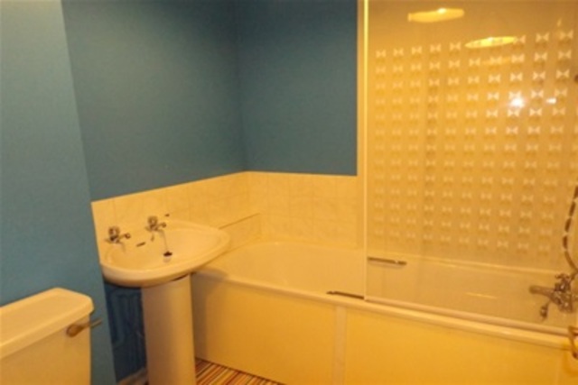  Image of 2 bedroom Flat to rent in Otago Street Glasgow G12 at Hillhead Glasgow Glasgow, G12 8PQ