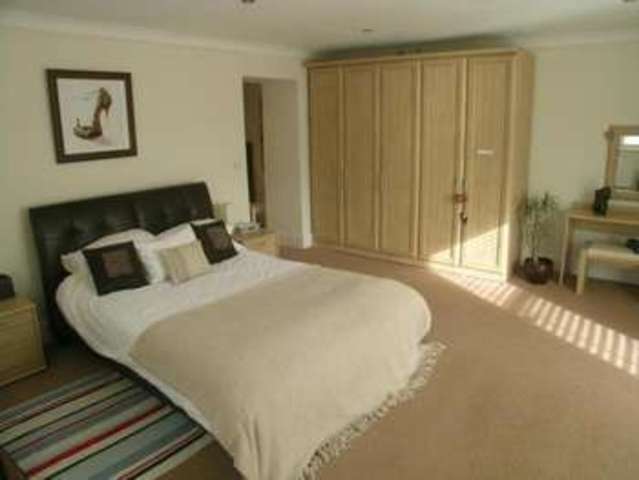  Image of 4 bedroom Detached house for sale in High Street St. Florence Tenby SA70 at St. Florence Tenby St Florence, SA70 8LW
