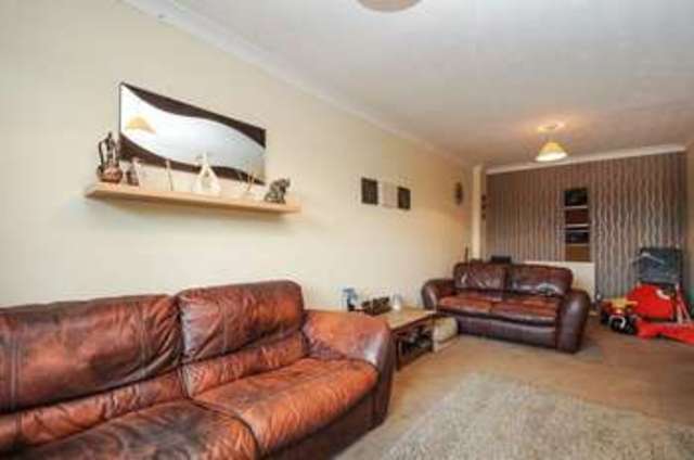  Image of 2 bedroom Flat for sale in Savile Way Grove Wantage OX12 at Savile Way Grove Wantage, OX12 0PT