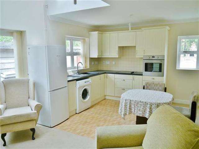  Image of 1 bedroom Cottage for sale in Low Road Barrowby Grantham NG32 at Barrowby, NG32 1DB