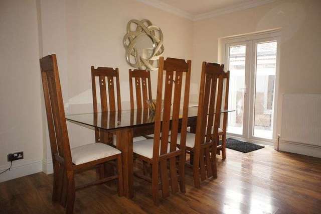  Image of 4 bedroom Terraced house to rent in Stamford Cottages London SW10 at Stamford Cottages  Chelsea, SW10 9UP