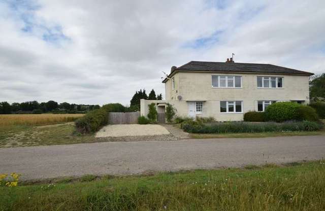  Image of 3 bedroom Semi-Detached house to rent in Streatley Reading RG8 at Streatley  Reading, RG8 9PX