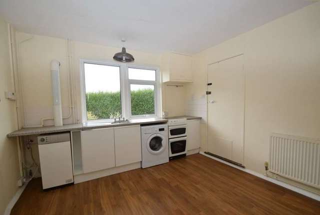  Image of 3 bedroom Semi-Detached house to rent in Streatley Reading RG8 at Streatley  Reading, RG8 9PX