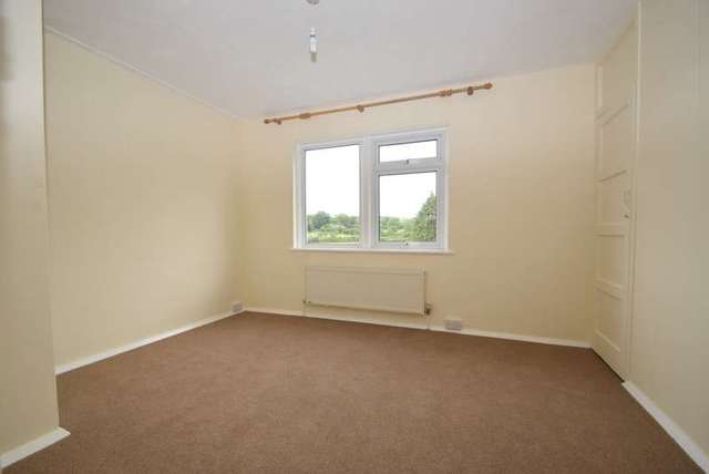  Image of 3 bedroom Semi-Detached house to rent in Streatley Reading RG8 at Streatley  Reading, RG8 9PX