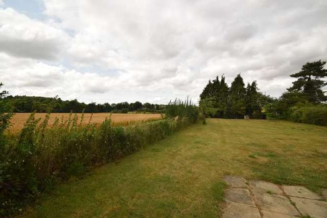  Image of 3 bedroom Semi-Detached house to rent in Streatley Reading RG8 at Streatley  Reading, RG8 9PX