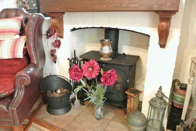  Image of 3 bedroom Semi-Detached house for sale in Sunny Bank East Street Stamford PE9 at East Street  Stamford, PE9 1QG