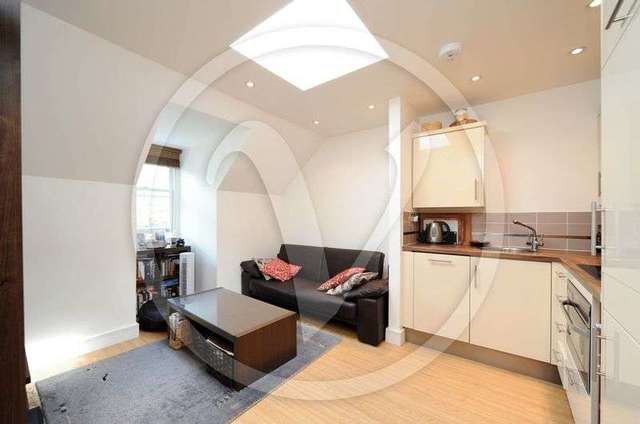  Image of 1 bedroom Flat to rent in Finchley Road London NW3 at Finchley Road Swiss Cottage London, NW3 5HS