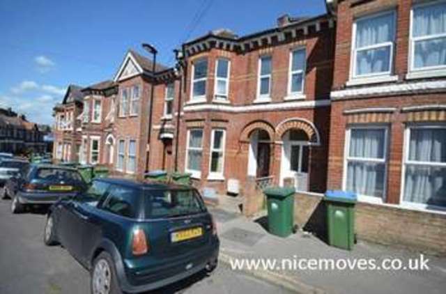  Image of 7 bedroom Terraced house to rent in Tennyson Road Southampton SO17 at Tennyson Road  Southampton, SO17 2GW