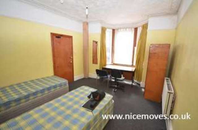  Image of 7 bedroom Terraced house to rent in Tennyson Road Southampton SO17 at Tennyson Road  Southampton, SO17 2GW