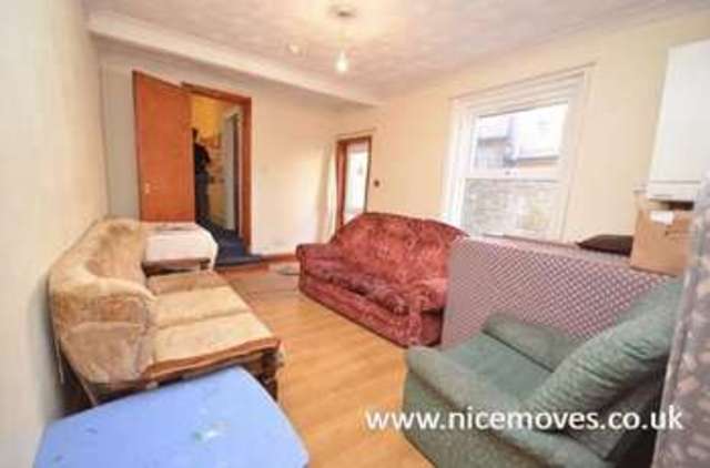  Image of 7 bedroom Terraced house to rent in Tennyson Road Southampton SO17 at Tennyson Road  Southampton, SO17 2GW