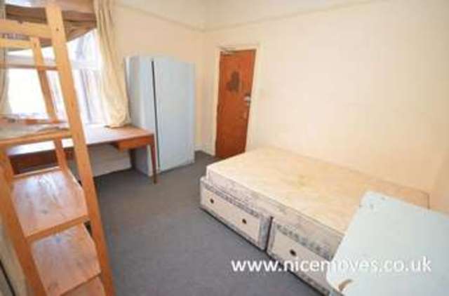  Image of 7 bedroom Terraced house to rent in Tennyson Road Southampton SO17 at Tennyson Road  Southampton, SO17 2GW