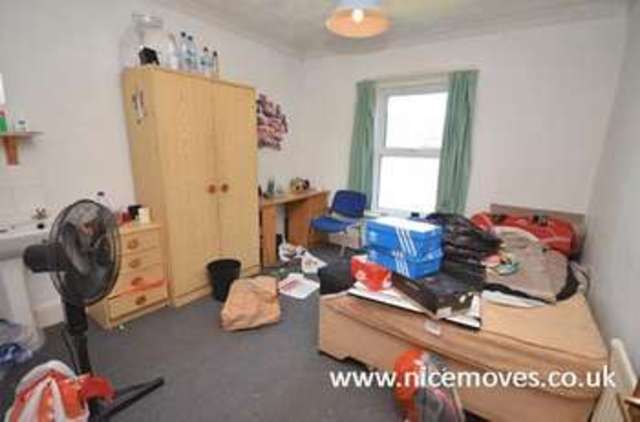  Image of 7 bedroom Terraced house to rent in Tennyson Road Southampton SO17 at Tennyson Road  Southampton, SO17 2GW