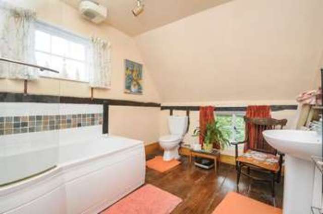  Image of 4 bedroom Detached house for sale in The Green Grove Wantage OX12 at The Green Grove Wantage, OX12 0AN