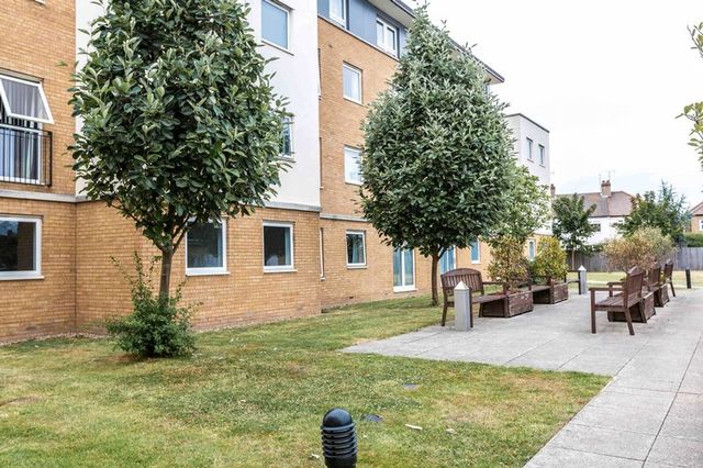  Image of 1 bedroom Flat for sale in Kenway Southend-on-Sea SS2 at Kenway  Southend-On-Sea, SS2 5DX