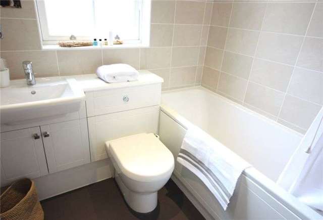  Image of 1 bedroom Apartment to rent in Wall Cottage Drive Chichester PO19 at Wall Cottage Drive  Chichester, PO19 1QQ