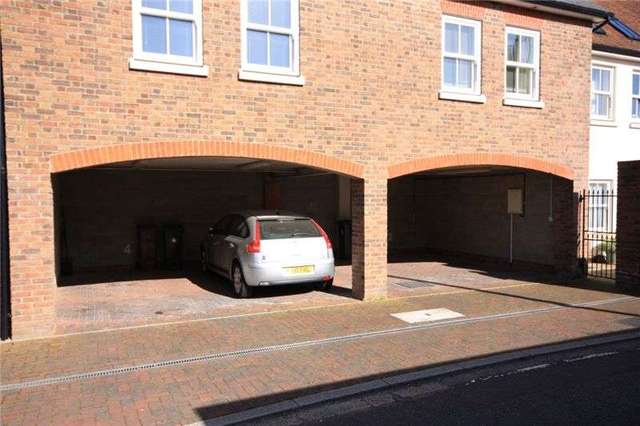  Image of 1 bedroom Apartment to rent in Wall Cottage Drive Chichester PO19 at Wall Cottage Drive  Chichester, PO19 1QQ