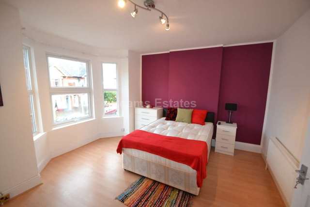  Image of 1 bedroom House Share to rent in Wantage Road Reading RG30 at Wantage Road  Reading, RG30 2SE
