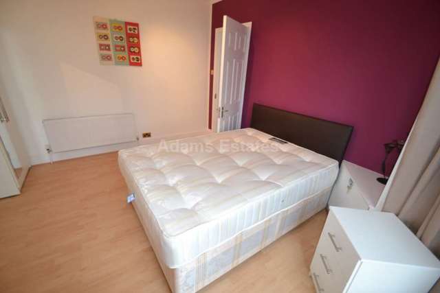  Image of 1 bedroom House Share to rent in Wantage Road Reading RG30 at Wantage Road  Reading, RG30 2SE