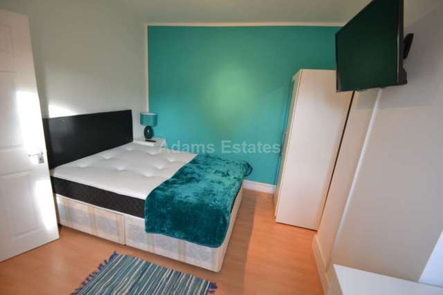  Image of 1 bedroom House Share to rent in Wantage Road Reading RG30 at Wantage Road  Reading, RG30 2SE