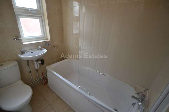  Image of 1 bedroom House Share to rent in Wantage Road Reading RG30 at Wantage Road  Reading, RG30 2SE