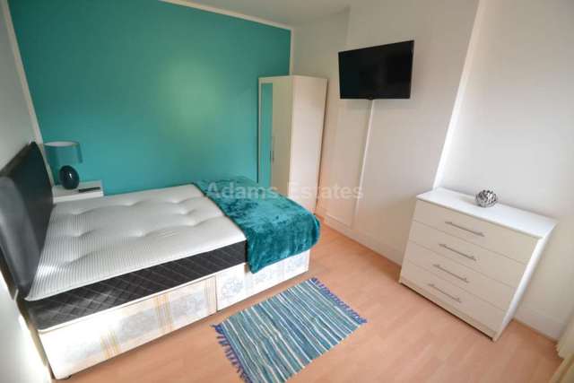  Image of 1 bedroom House Share to rent in Wantage Road Reading RG30 at Wantage Road  Reading, RG30 2SE