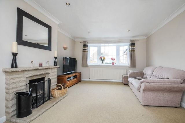  Image of 3 bedroom Detached house for sale in The Meads West Hanney Wantage OX12 at The Meads West Hanney WANTAGE, OX12 0LJ