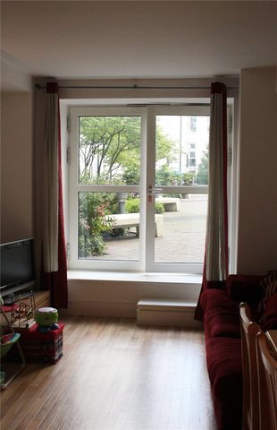  Image of 1 bedroom Flat for sale in Cadogan Road London SE18 at Woolwich Woolwich, SE18 6YS