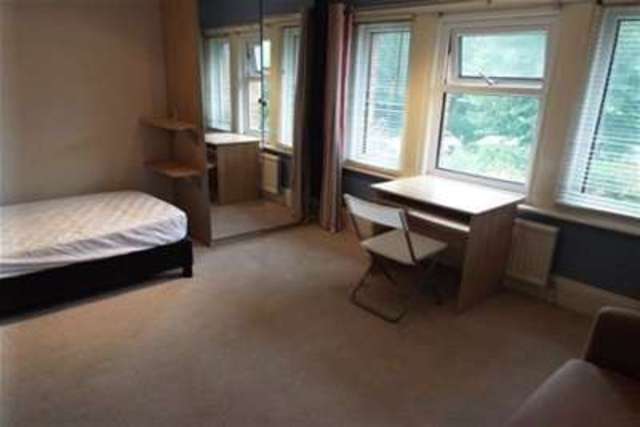  Image of 4 bedroom Detached house to rent in Iddesleigh Road Winton Bournemouth BH3 at Bournemouth, BH3 7NQ