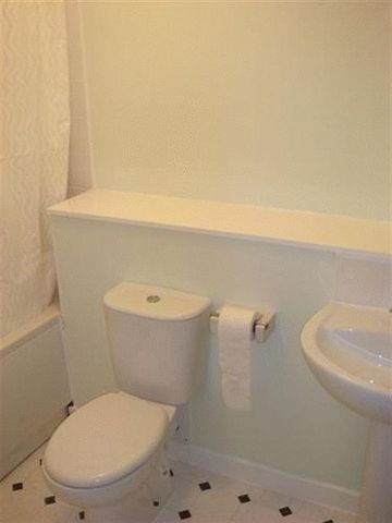  Image of 1 bedroom Flat to rent in Dumbarton Road Clydebank G81 at Dumbarton Road  Clydebank, G81 1UA